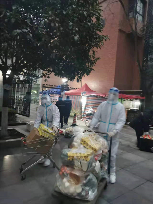 9888拉斯维加斯集团：响彻在战“疫”前线的入党誓词 配图3.jpg