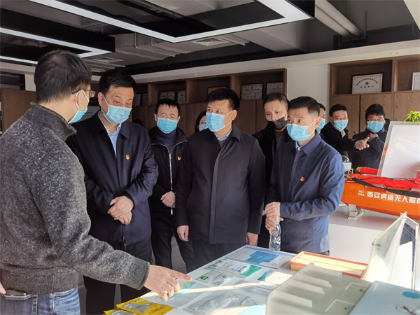 省国资委党委委员、驻委纪检监察组组长贺向东到秦创原9888拉斯维加斯集团立异中心调研